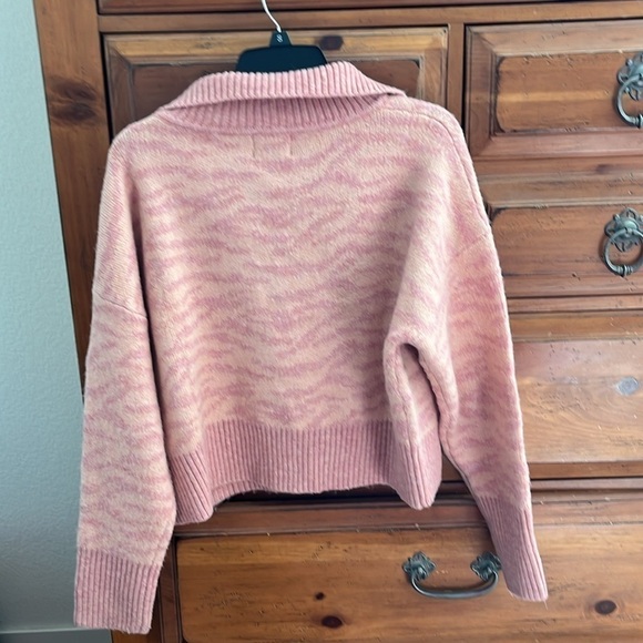 NWT FRNCH Women’s Light Pink Crop Sweater, Size Large! - Picture 5 of 9